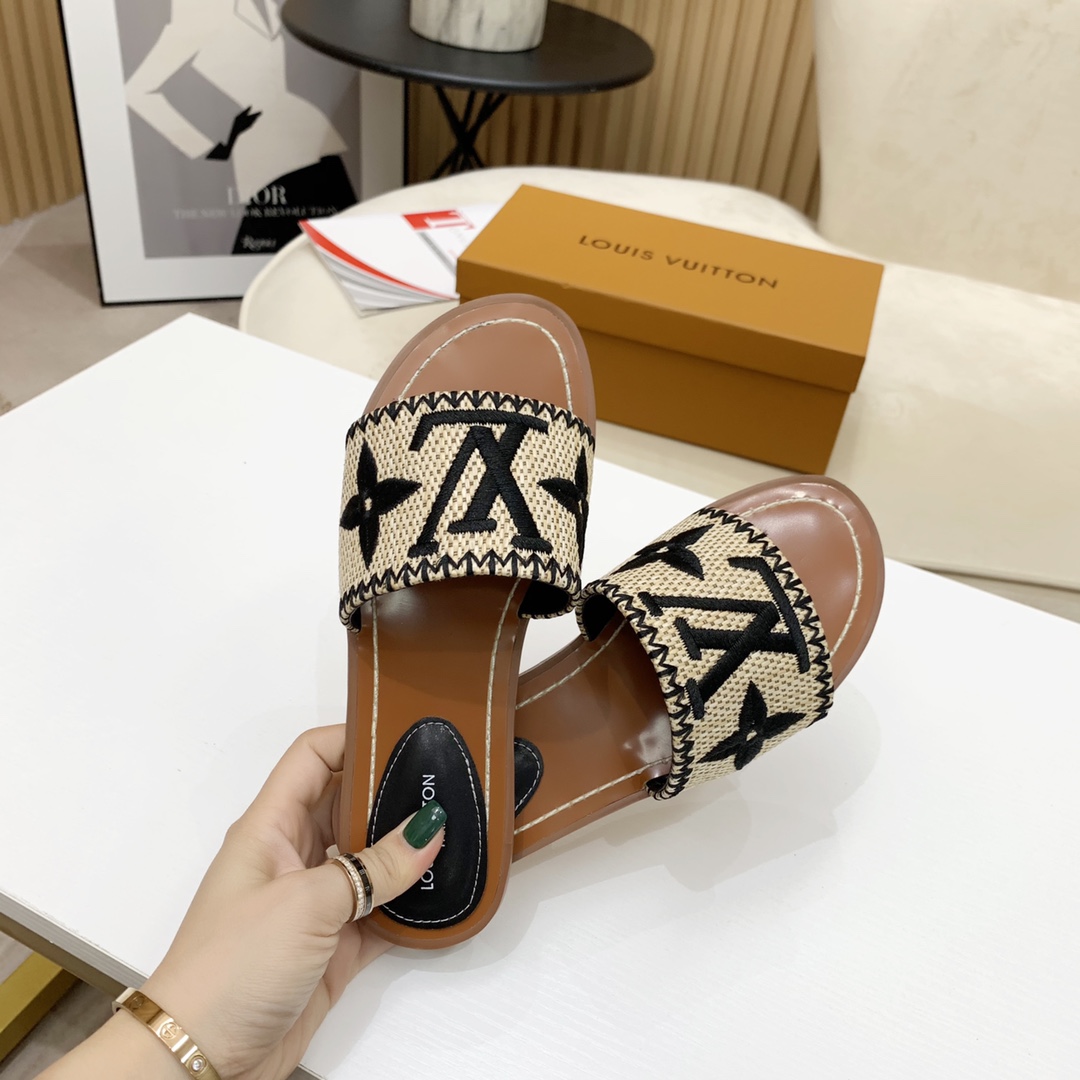 Louis Vuitton Lock It Flat Mule - DopestKickz