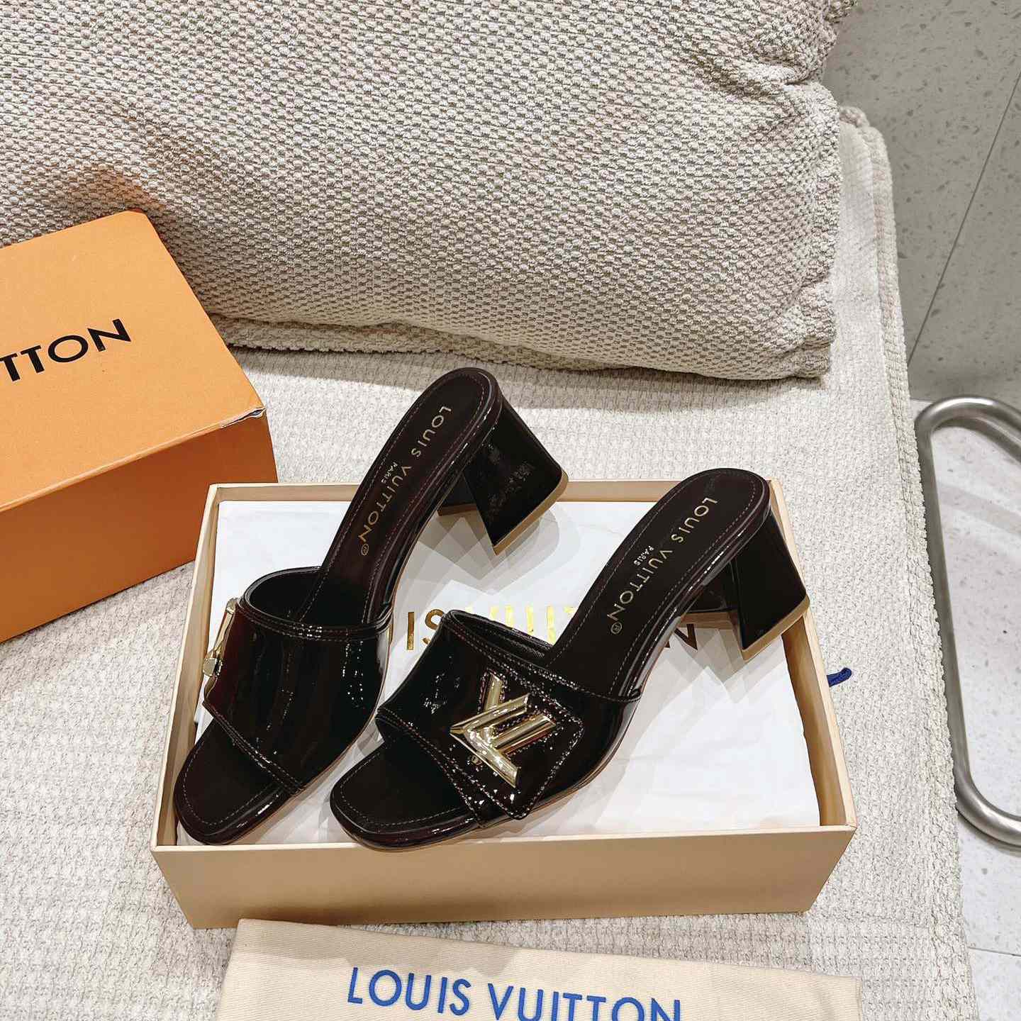 Louis Vuitton Shake Mule   1ABIDW - DopestKickz