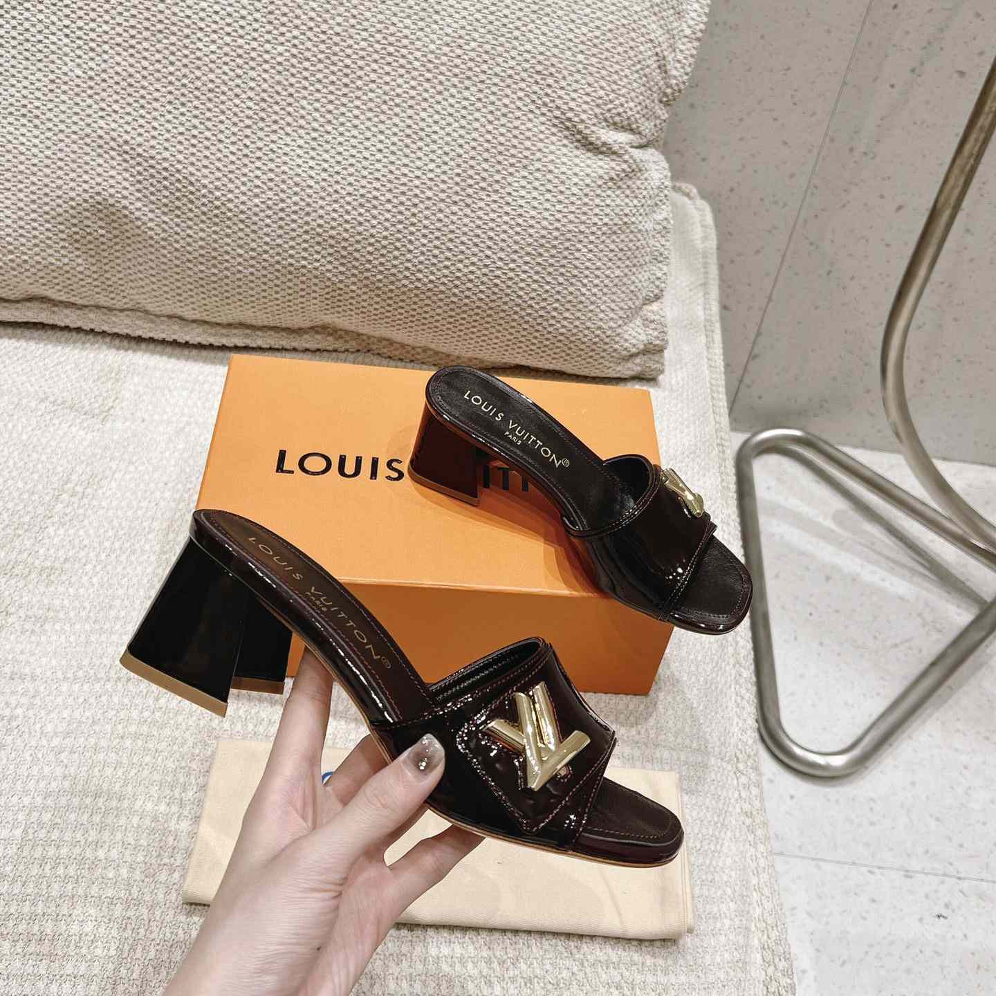 Louis Vuitton Shake Mule   1ABIDW - DopestKickz