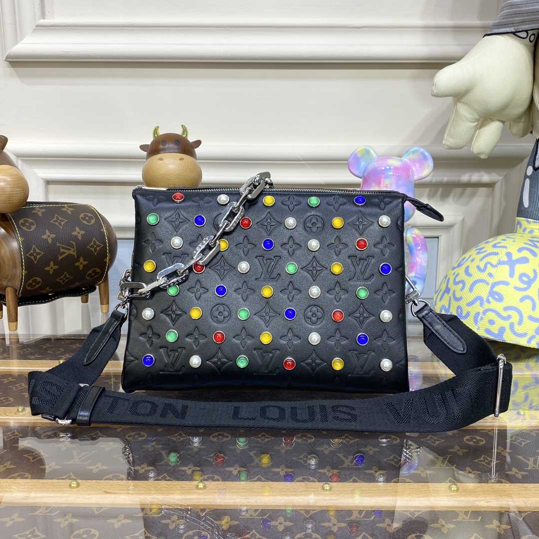 Louis Vuitton Coussin BB(26 x 20 x 12cm) M22429 - DopestKickz