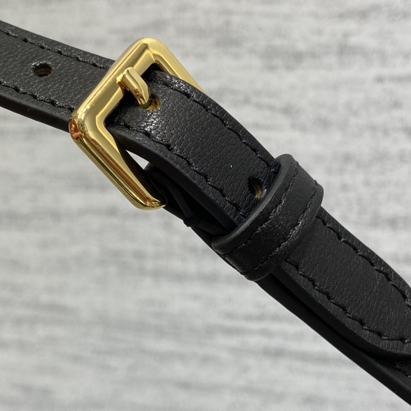 Dior CD Lounge Bag - DopestKickz