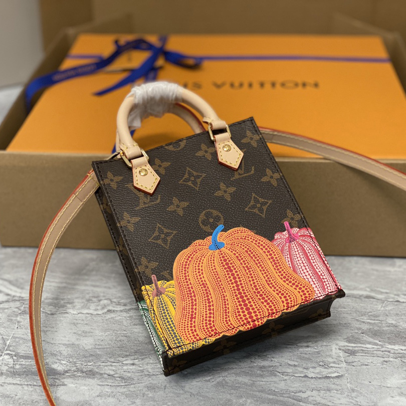 Louis Vuitton LV x YK Petit Sac Plat (14 x 17 x 5 cm)  M82112 - DopestKickz