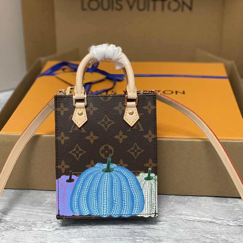 Louis Vuitton LV x YK Petit Sac Plat (14 x 17 x 5 cm)  M82112 - DopestKickz