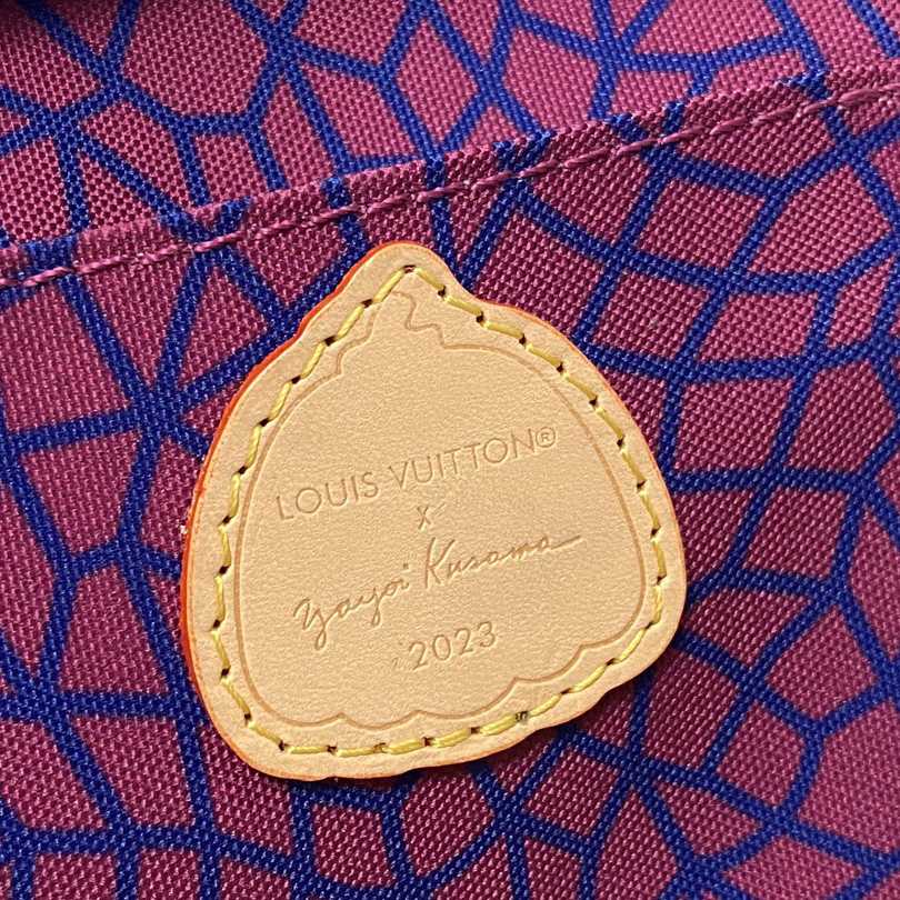 Louis Vuitton LV x YK Petit Sac Plat (14 x 17 x 5 cm)  M82112 - DopestKickz