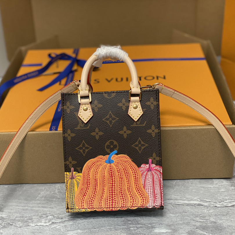 Louis Vuitton LV x YK Petit Sac Plat (14 x 17 x 5 cm)  M82112 - DopestKickz