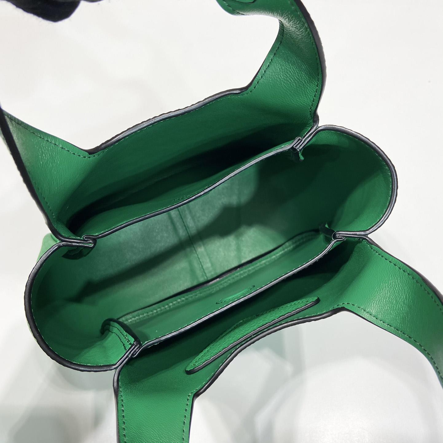 Prada Leather Handbag - DopestKickz