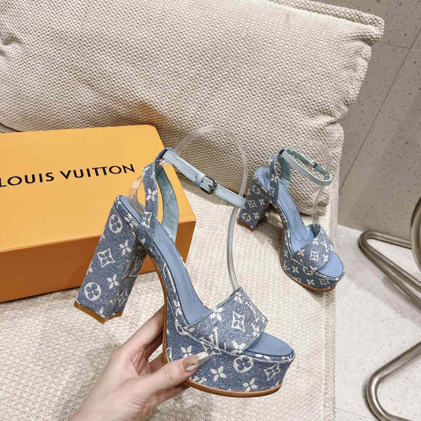 Louis Vuitton Fame Platform Sandal   1AAZC0 - DopestKickz