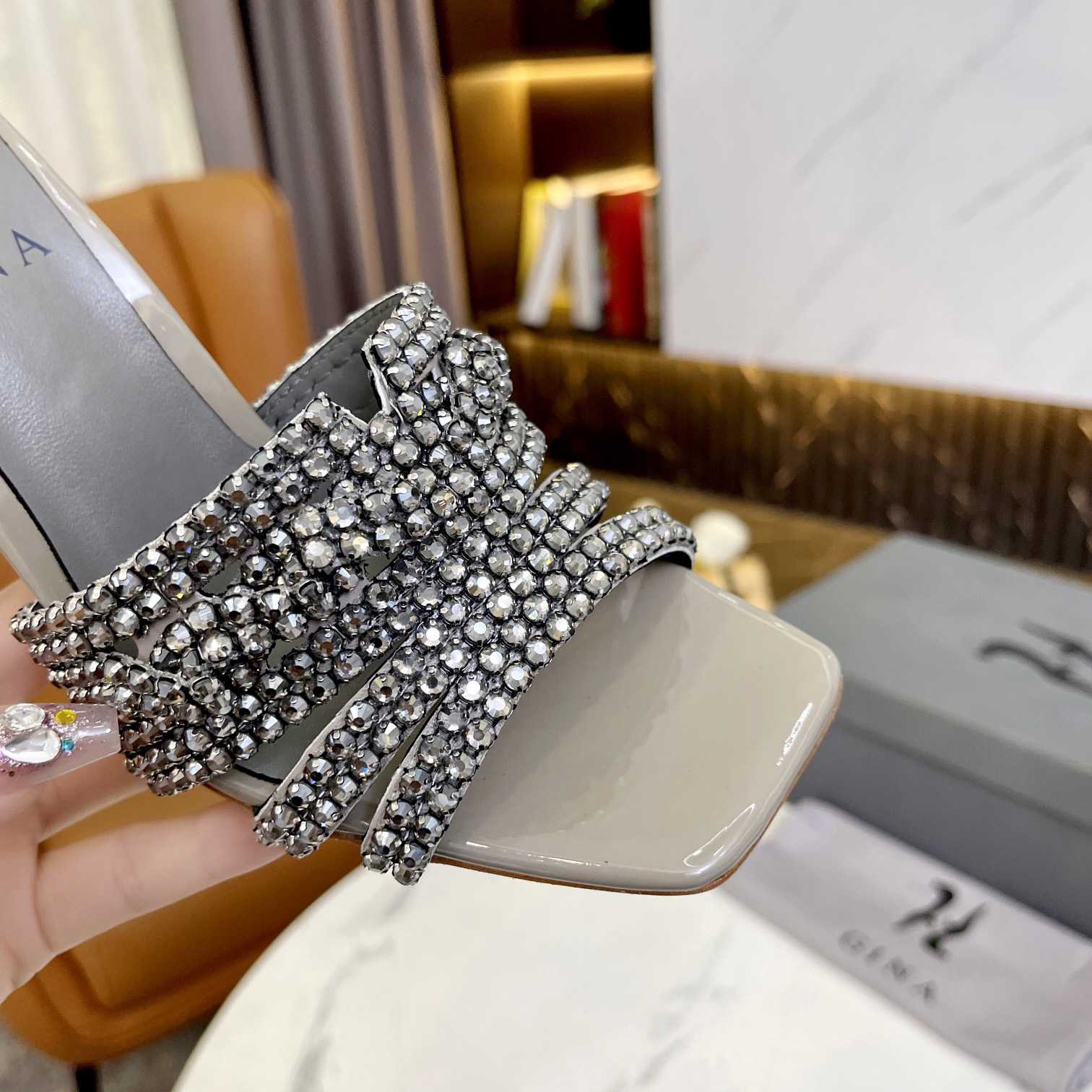 Gina Utah In Shadow Chic - DopestKickz