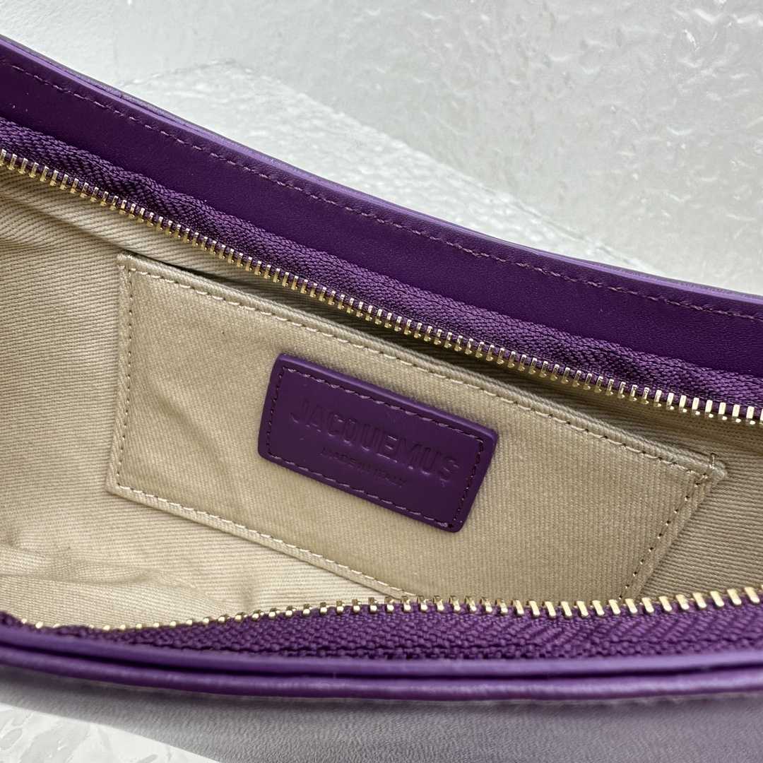 Jacquemus Le Bisou Mousqueton Carabiner Strap Shoulder Bag - DopestKickz