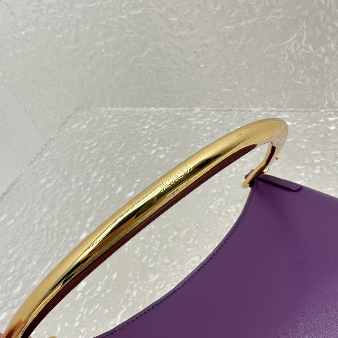 Jacquemus Le Bisou Mousqueton Carabiner Strap Shoulder Bag - DopestKickz