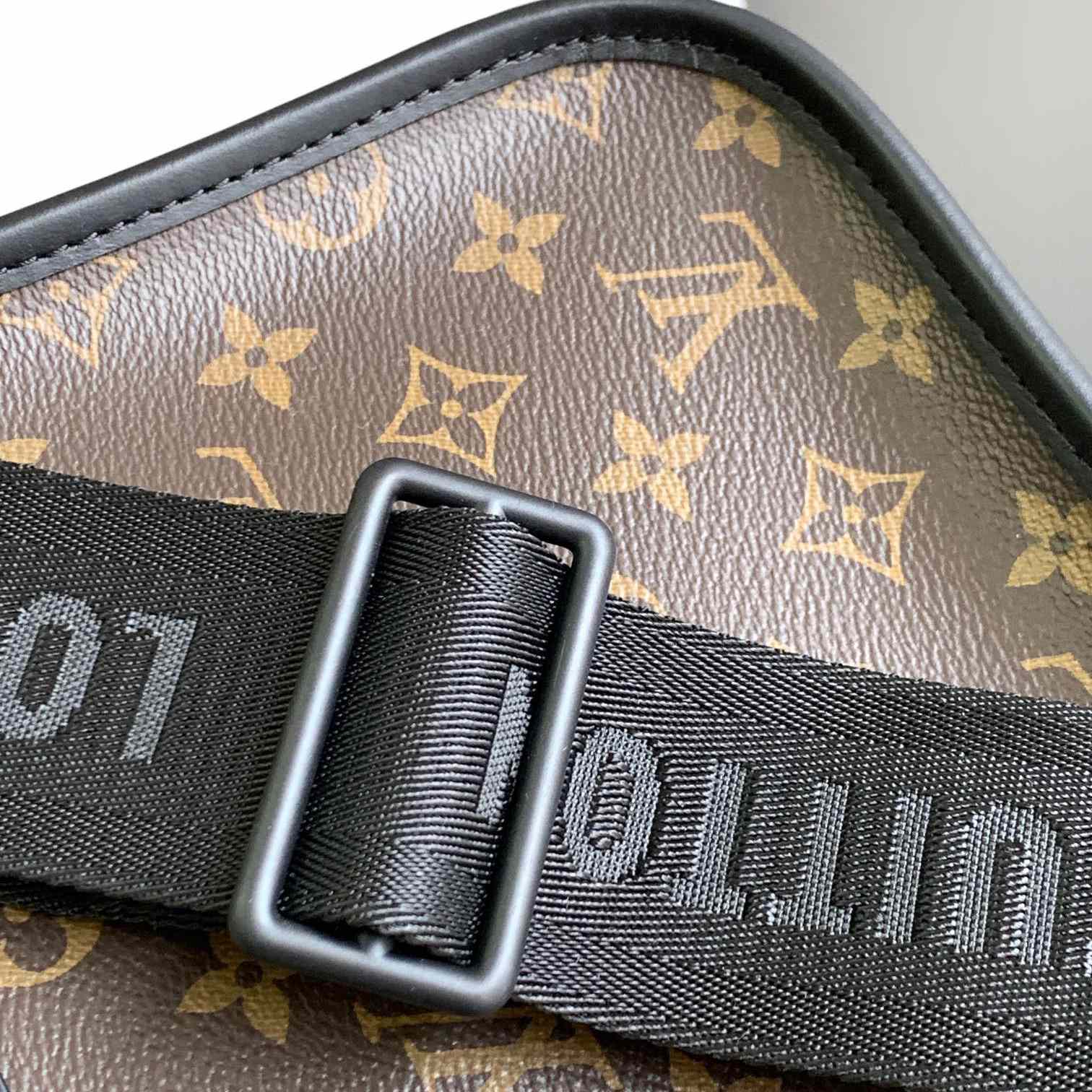 Louis Vuitton Archy Messenger MM(35x24x8CM)   M46328 - DopestKickz