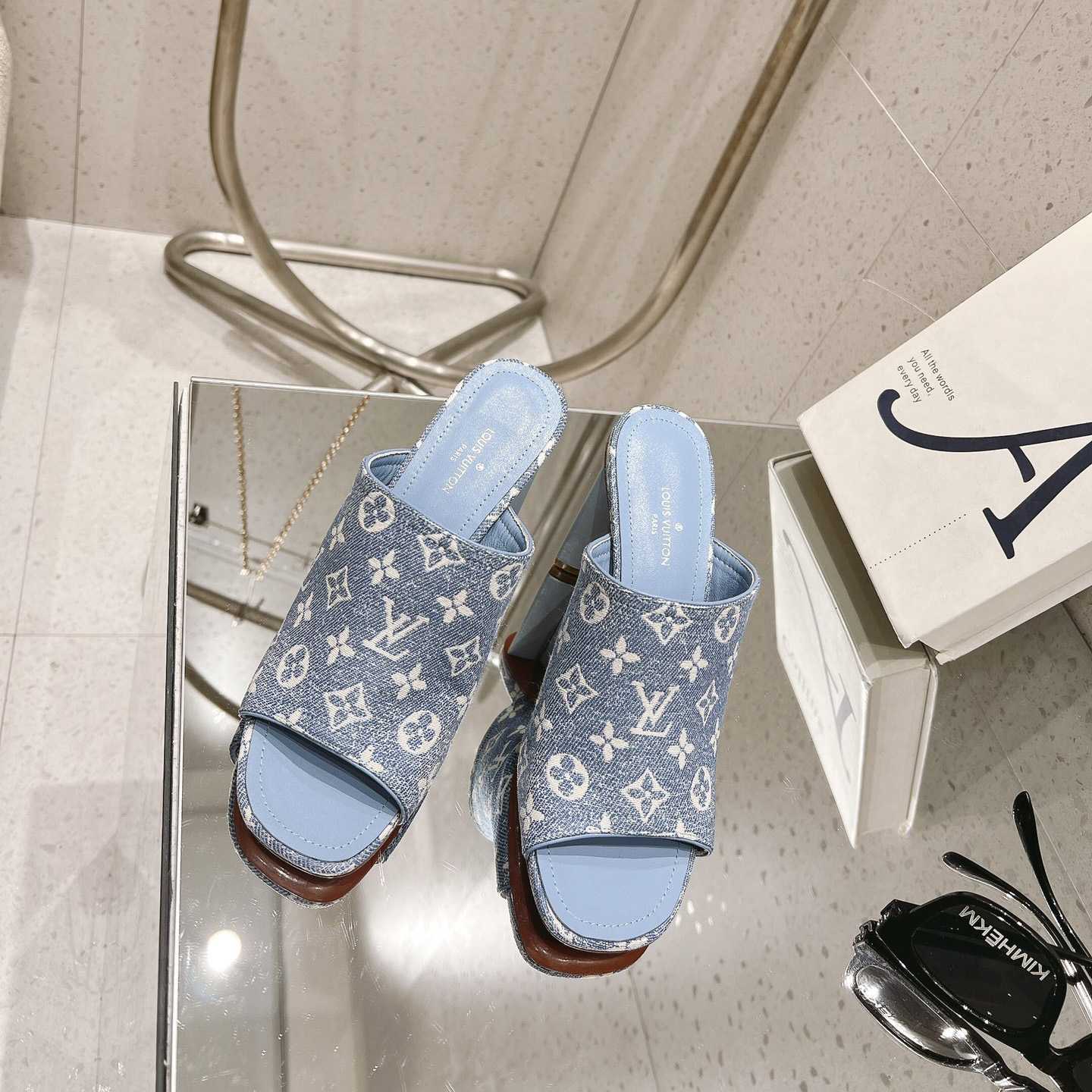 Louis Vuitton Silhouette Mule   1AAZUG - DopestKickz