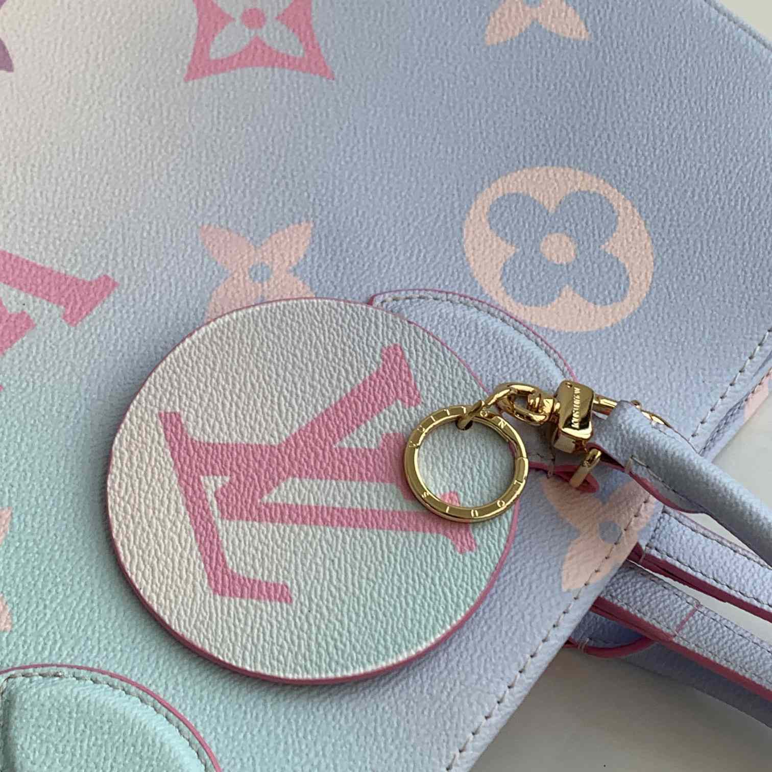 Louis Vuitton OnTheGo GM(41 x 34 x 19cm)     M46076 - DopestKickz