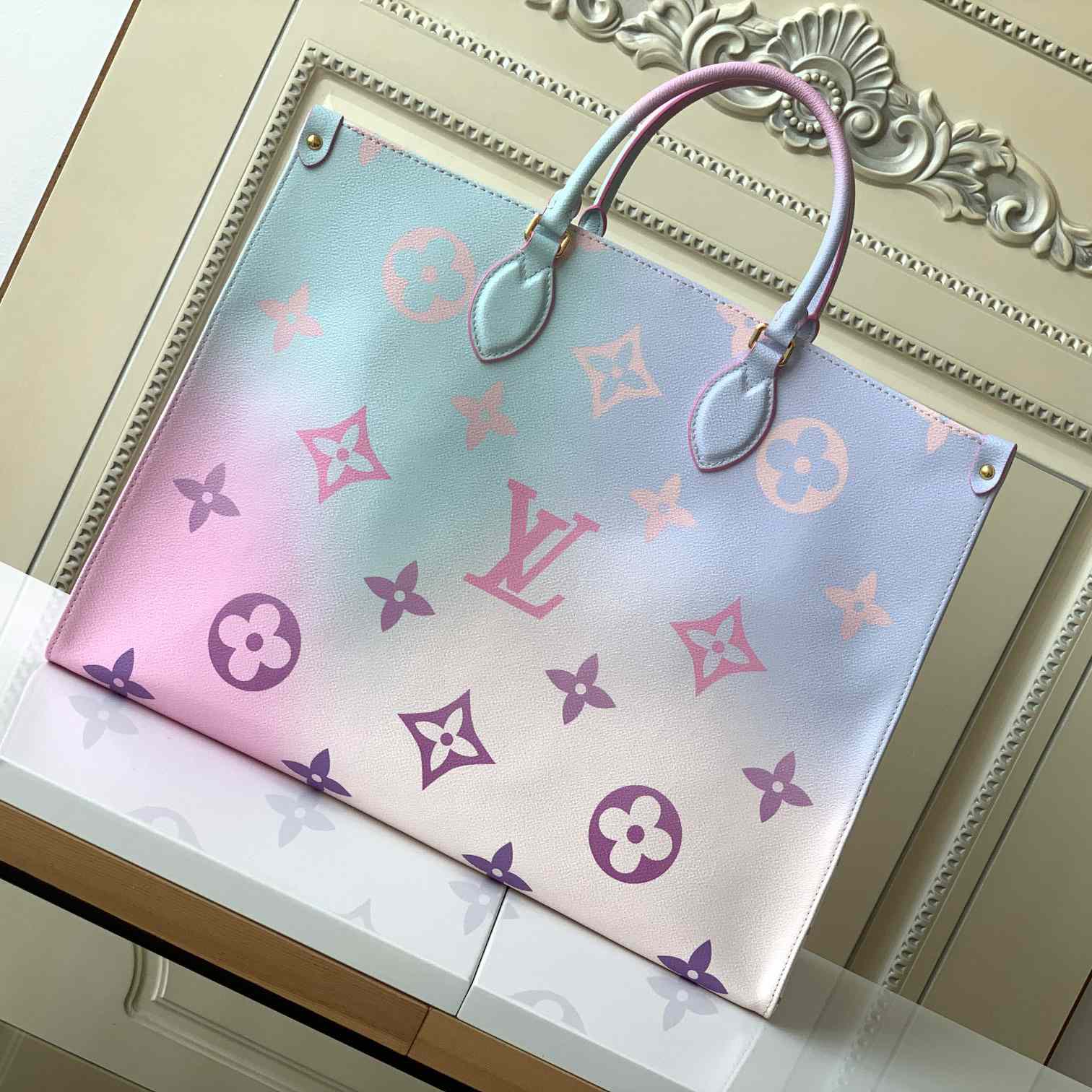 Louis Vuitton OnTheGo GM(41 x 34 x 19cm)     M46076 - DopestKickz