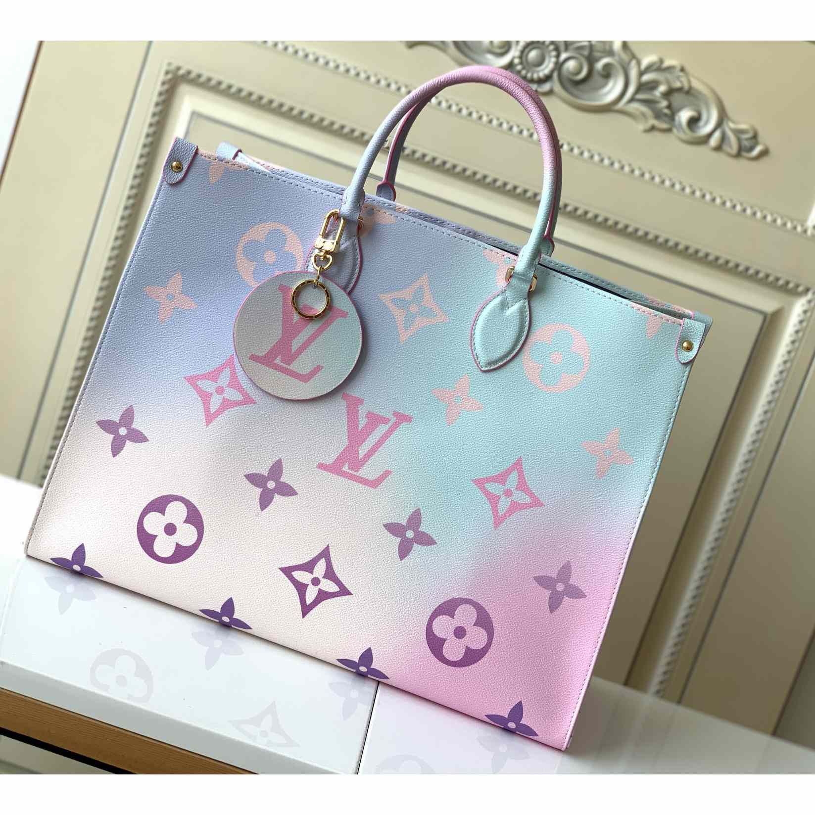 Louis Vuitton OnTheGo GM(41 x 34 x 19cm)     M46076 - DopestKickz