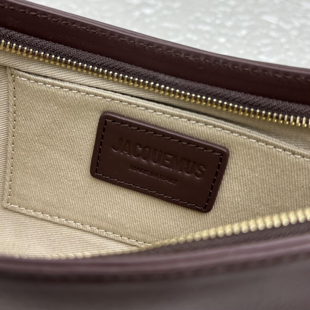 Jacquemus Le Bisou Mousqueton Carabiner Strap Shoulder Bag - DopestKickz