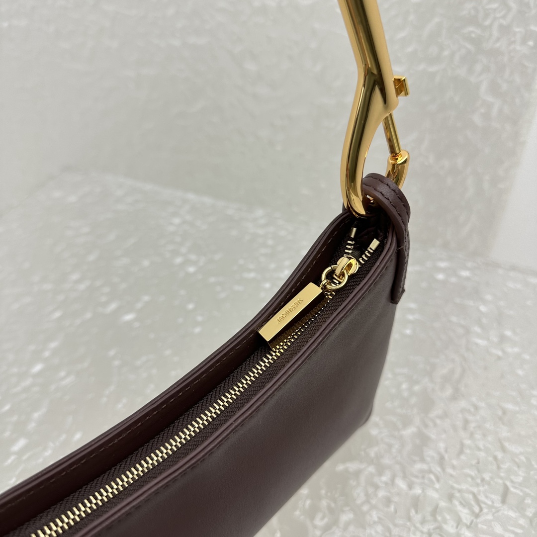 Jacquemus Le Bisou Mousqueton Carabiner Strap Shoulder Bag - DopestKickz