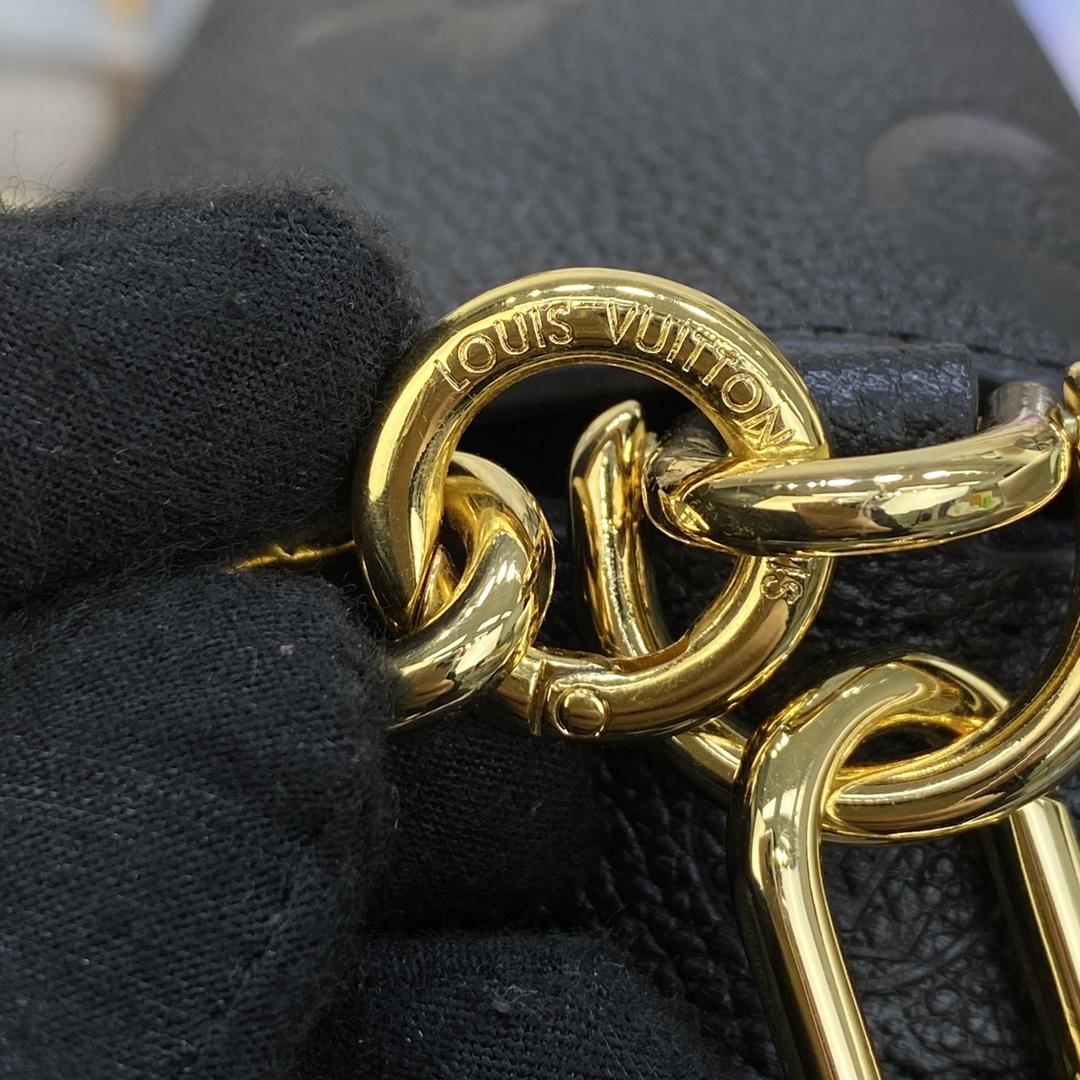 Louis Vuitton Favorite(24 x 14 x 9cm)    M45813 - DopestKickz