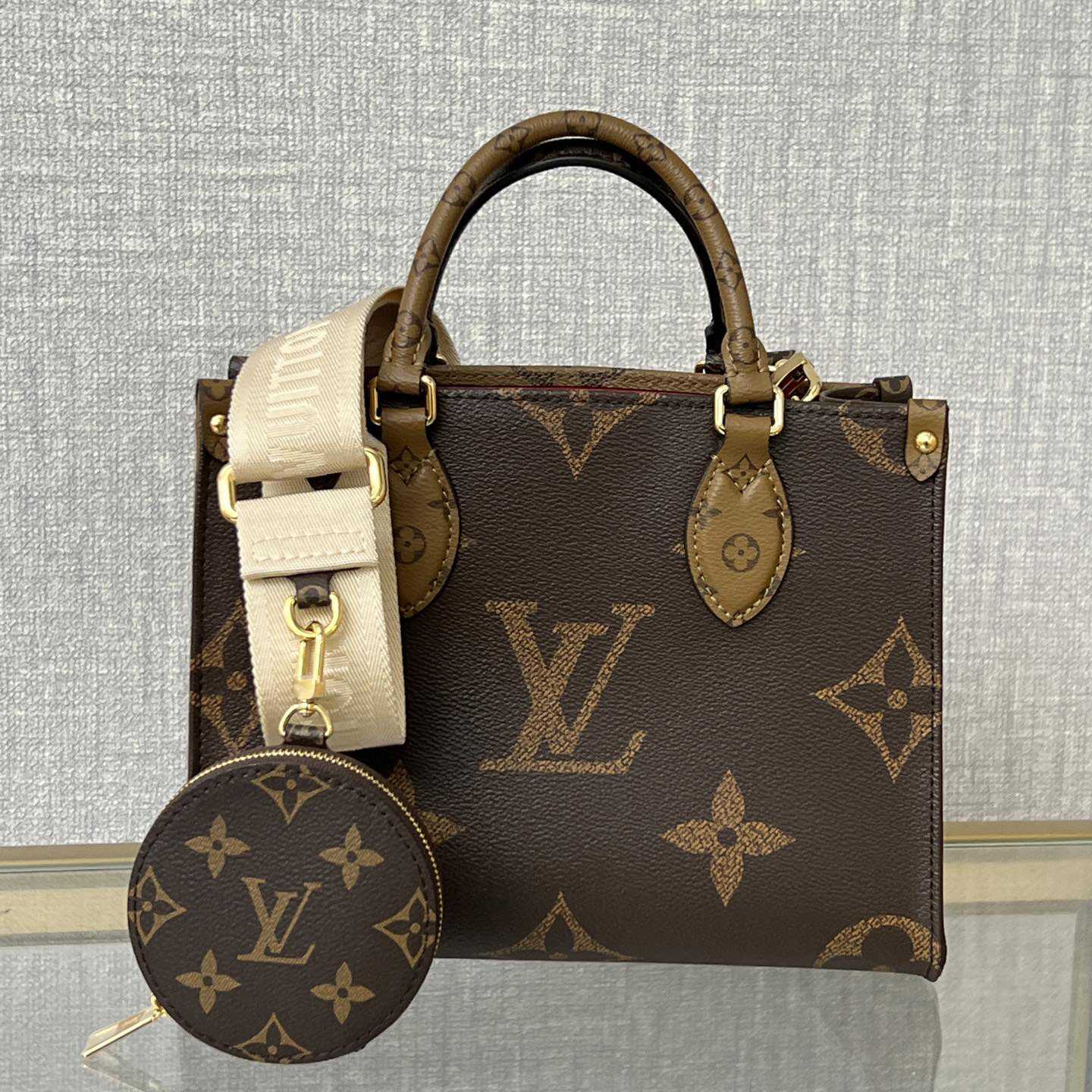 Louis Vuitton OnTheGo PM(25-19-11.5cm)     M46373 - DopestKickz