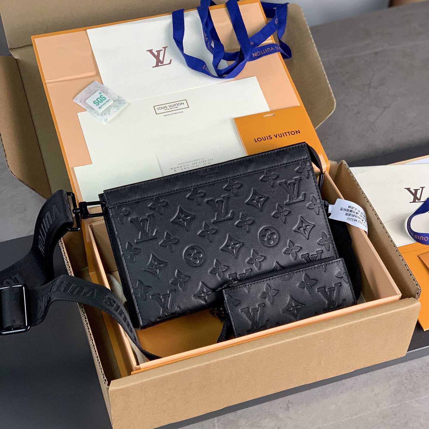 Louis Vuitton Gaston Wearable Wallet(18.5 x 11 x 6.5cm)M81115  - DopestKickz