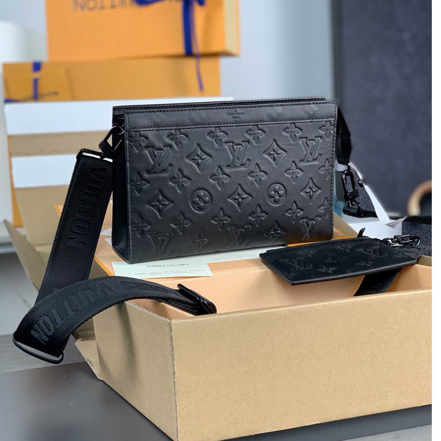 Louis Vuitton Gaston Wearable Wallet(18.5 x 11 x 6.5cm)M81115  - DopestKickz