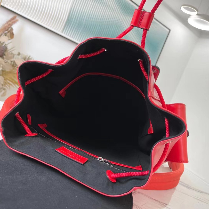 Louis Vuitton x Supreme Christopher Backpack (26*47*13cm) - DopestKickz