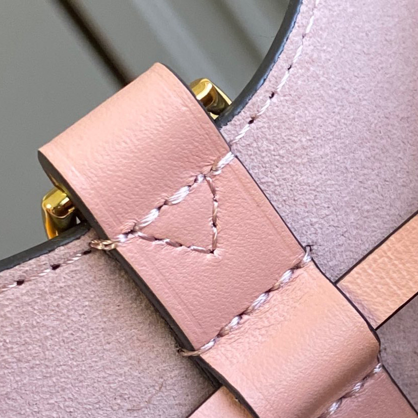 Louis Vuitton Néonoé (26 x 26 x 17.5cm) M44022 - DopestKickz