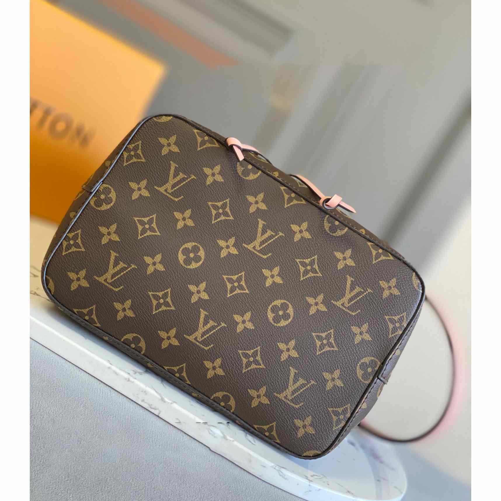 Louis Vuitton Néonoé (26 x 26 x 17.5cm) M44022 - DopestKickz