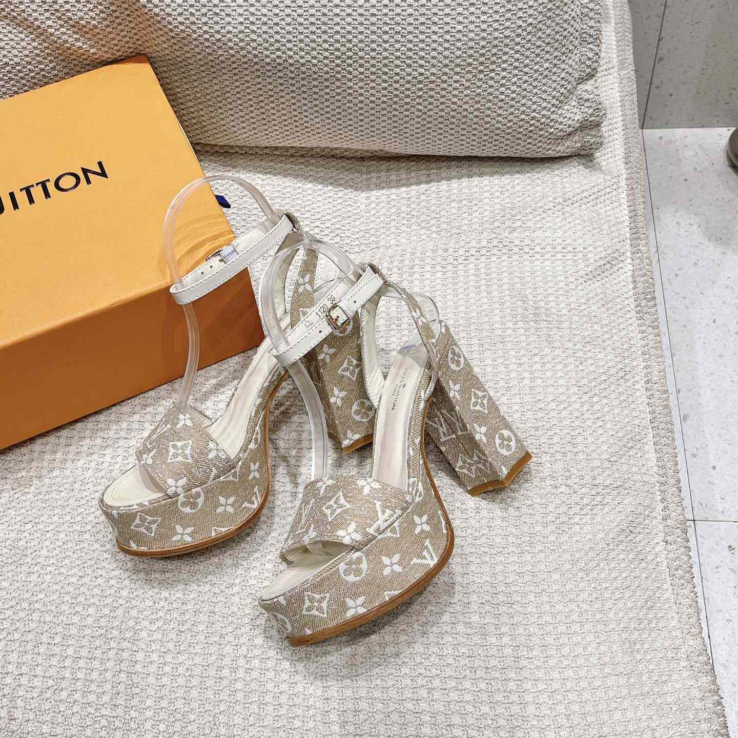 Louis Vuitton Fame Platform Sandal   1AAZCF - DopestKickz