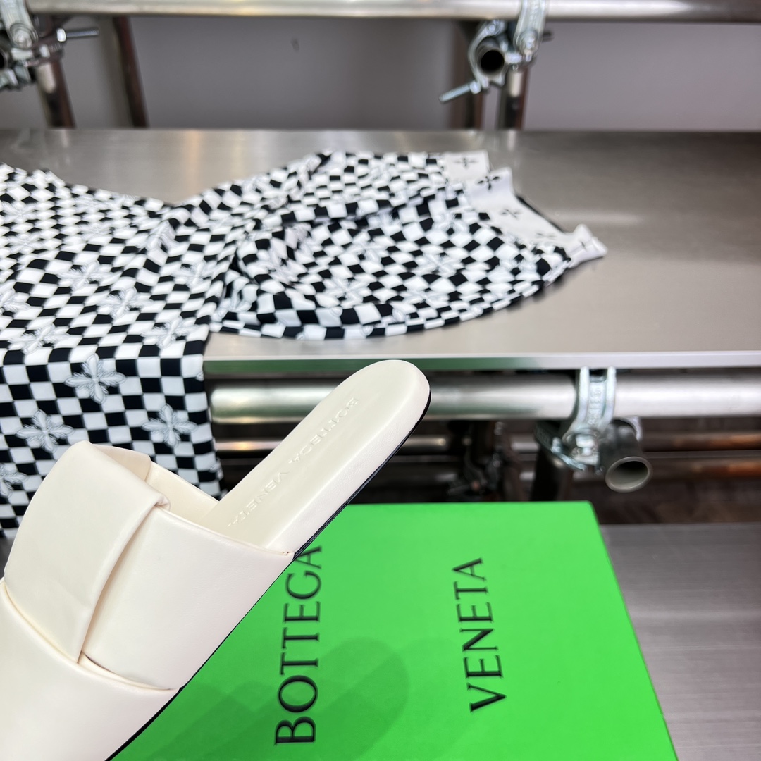 Bottega Veneta Patch Flat Mule - DopestKickz