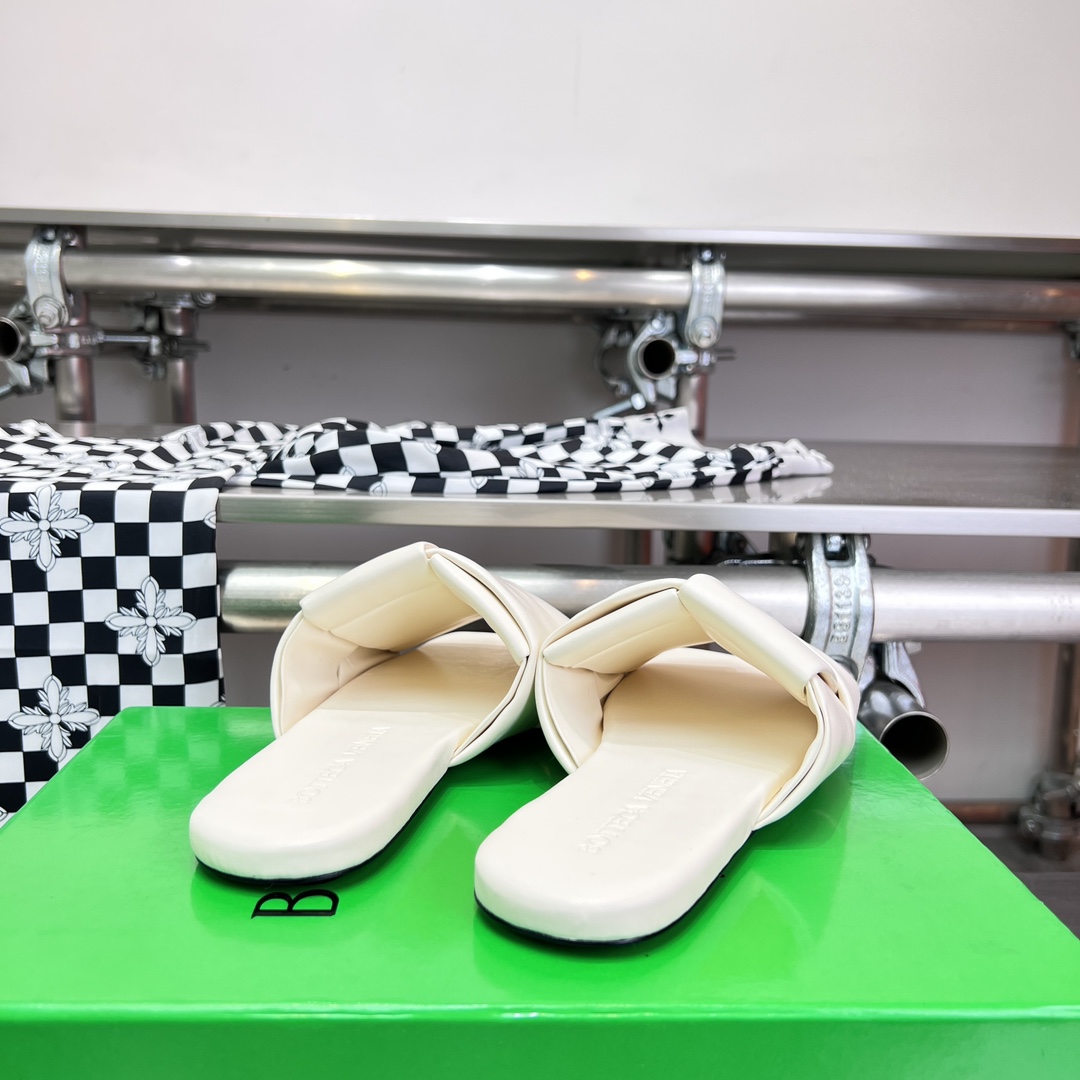 Bottega Veneta Patch Flat Mule - DopestKickz