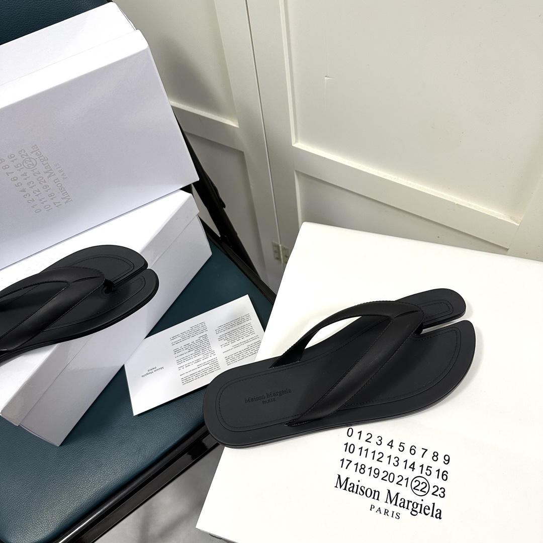 Maison Margiela Tabi Open-Toe Flip-Flops - DopestKickz