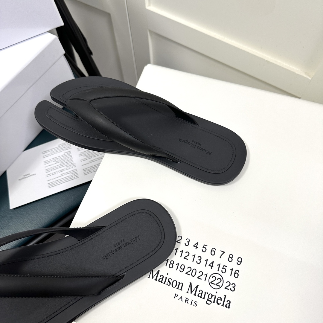 Maison Margiela Tabi Open-Toe Flip-Flops - DopestKickz