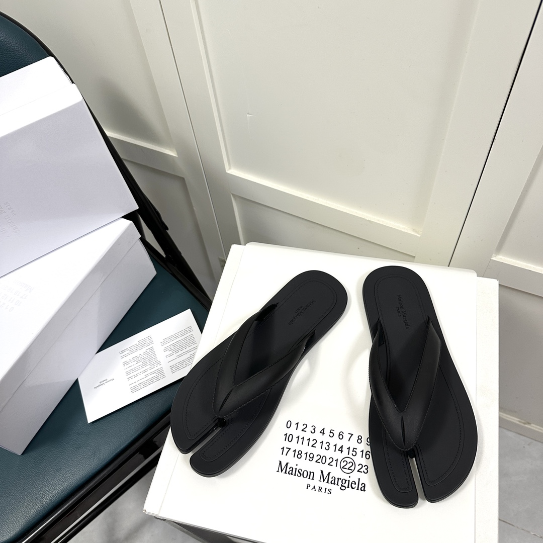 Maison Margiela Tabi Open-Toe Flip-Flops - DopestKickz