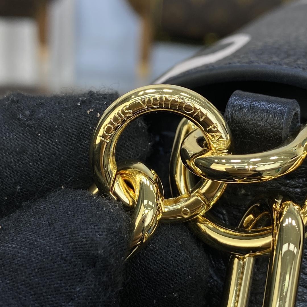 Louis Vuitton Favorite(24 x 14 x 9cm)    M45859 - DopestKickz