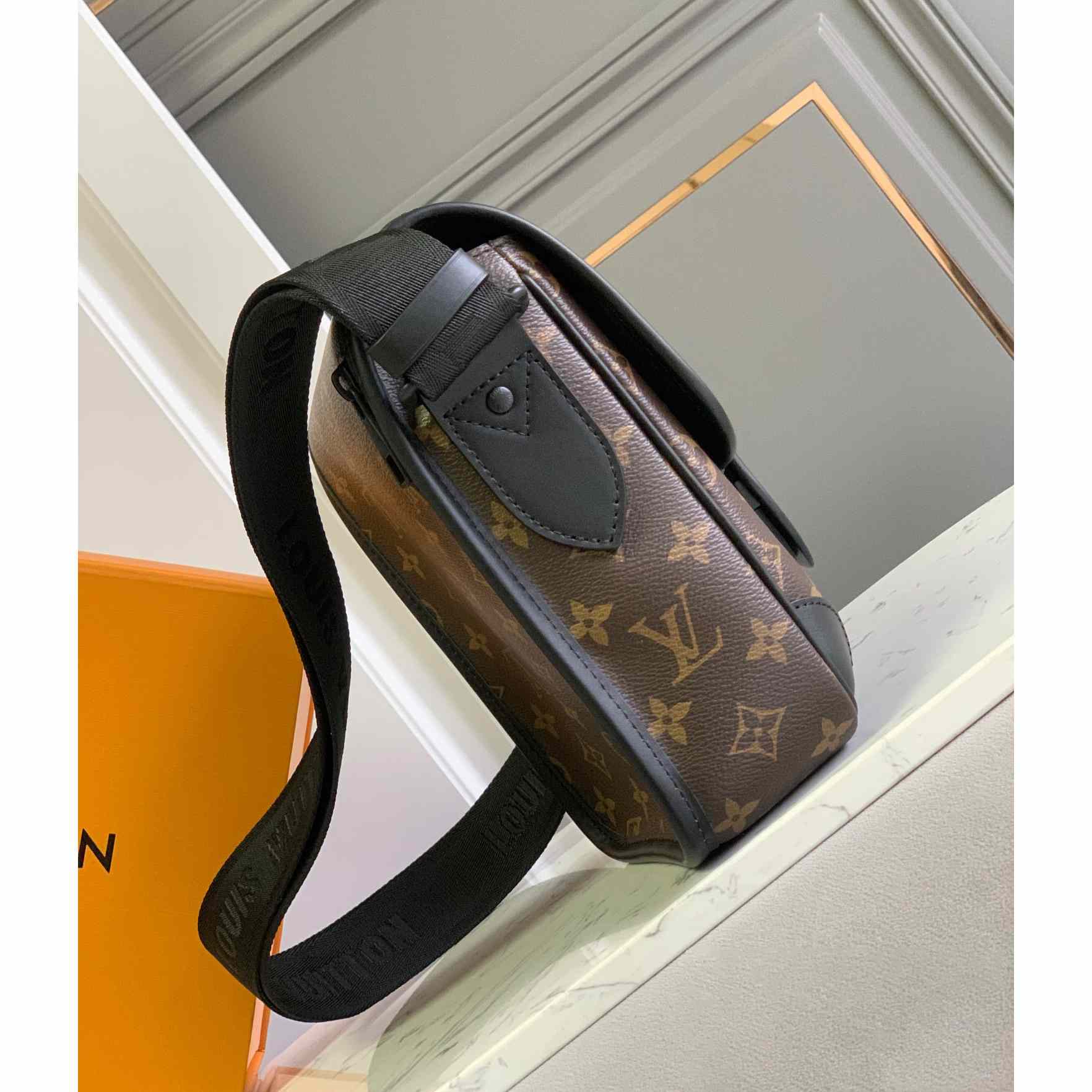 Louis VuittonArchy Messenger PM(16x22x7CM)   M46442 - DopestKickz