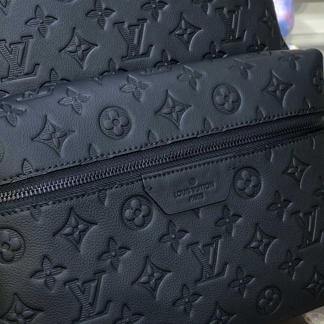 Louis Vuitton Discovery Backpack (29*38*20cm)    M46553 - DopestKickz