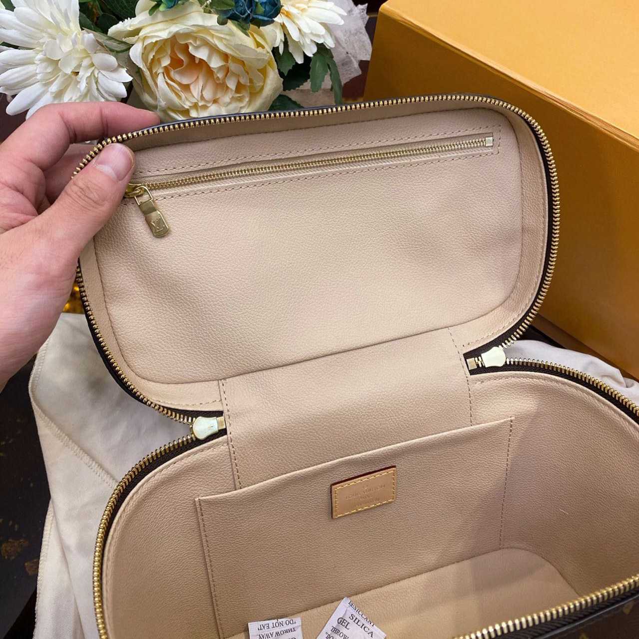 Louis Vuitton Nice BB Toiletry Pouch(24-14-17cm)  M42265 - DopestKickz