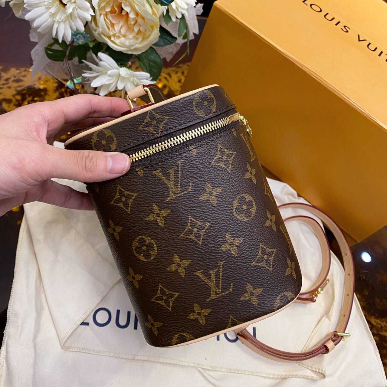 Louis Vuitton Nice BB Toiletry Pouch(24-14-17cm)  M42265 - DopestKickz