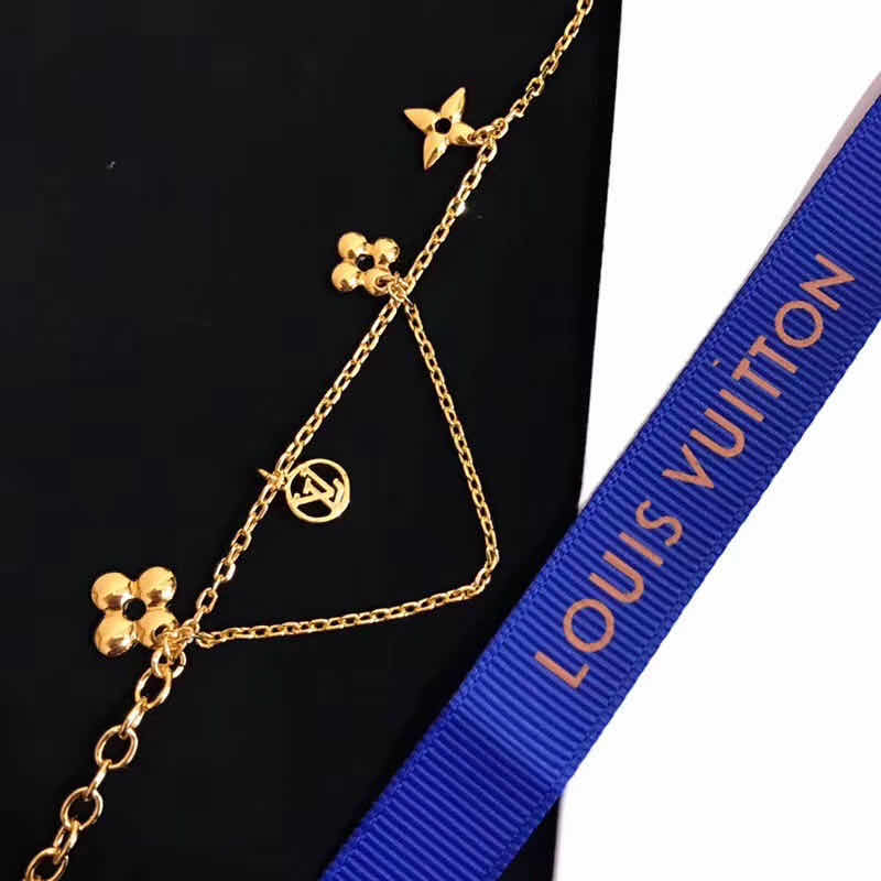 Louis Vuitton Blooming Supple Necklace   M64855 - DopestKickz