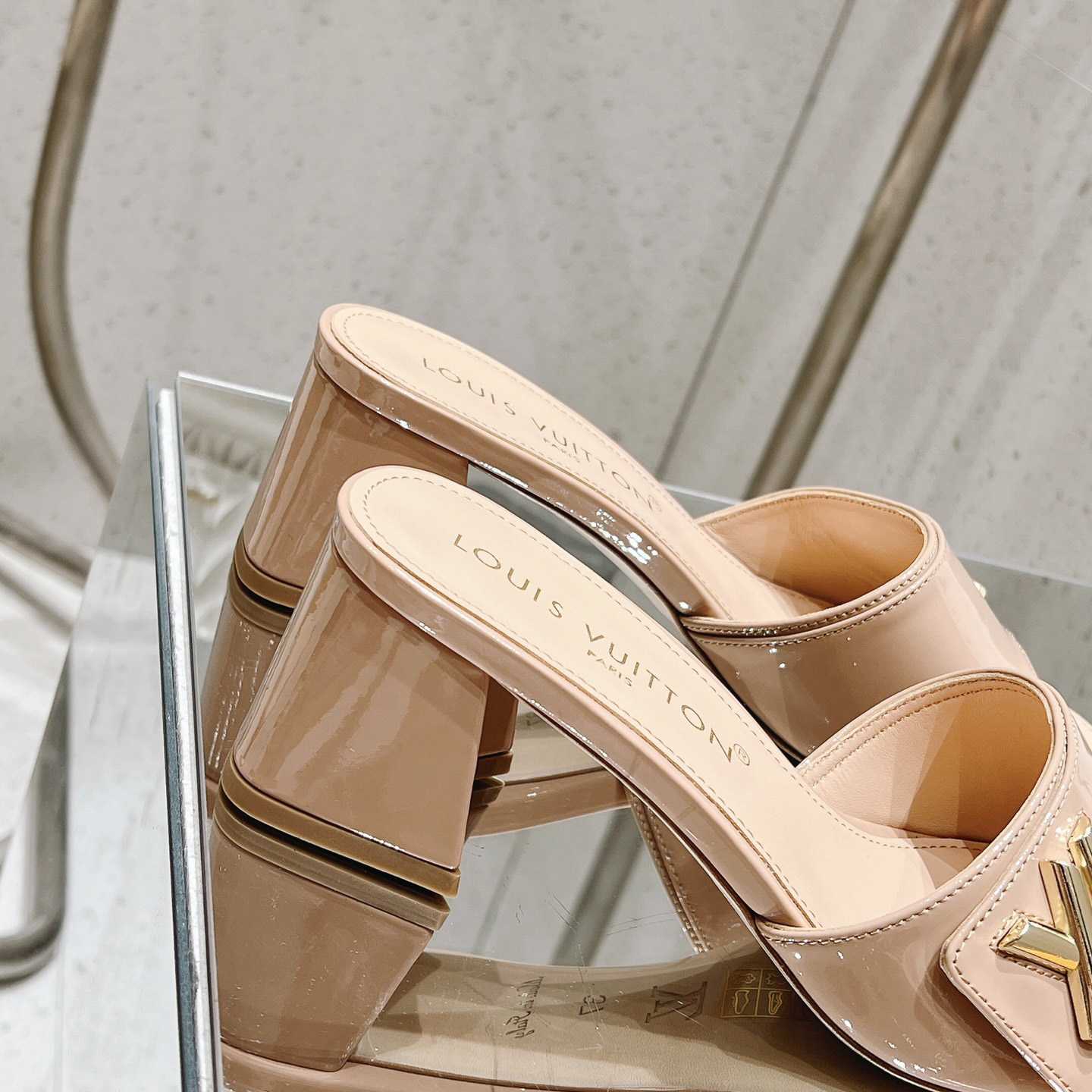 Louis Vuitton Shake Mule   1ABID2 - DopestKickz