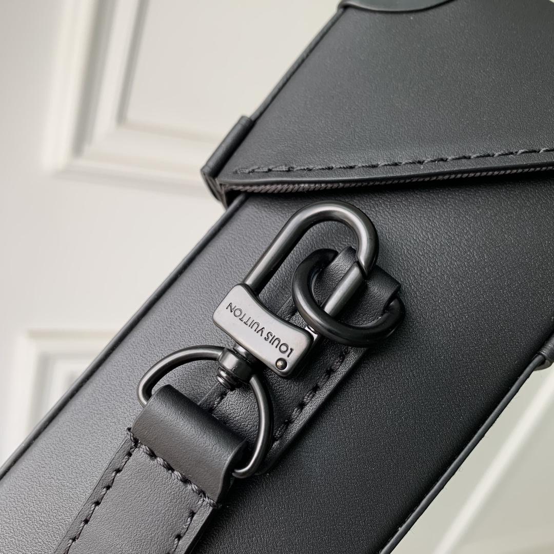 Louis VuittonVertical Trunk Wearable Wallet (10.7x17.5x6.8cm) M82070 - DopestKickz