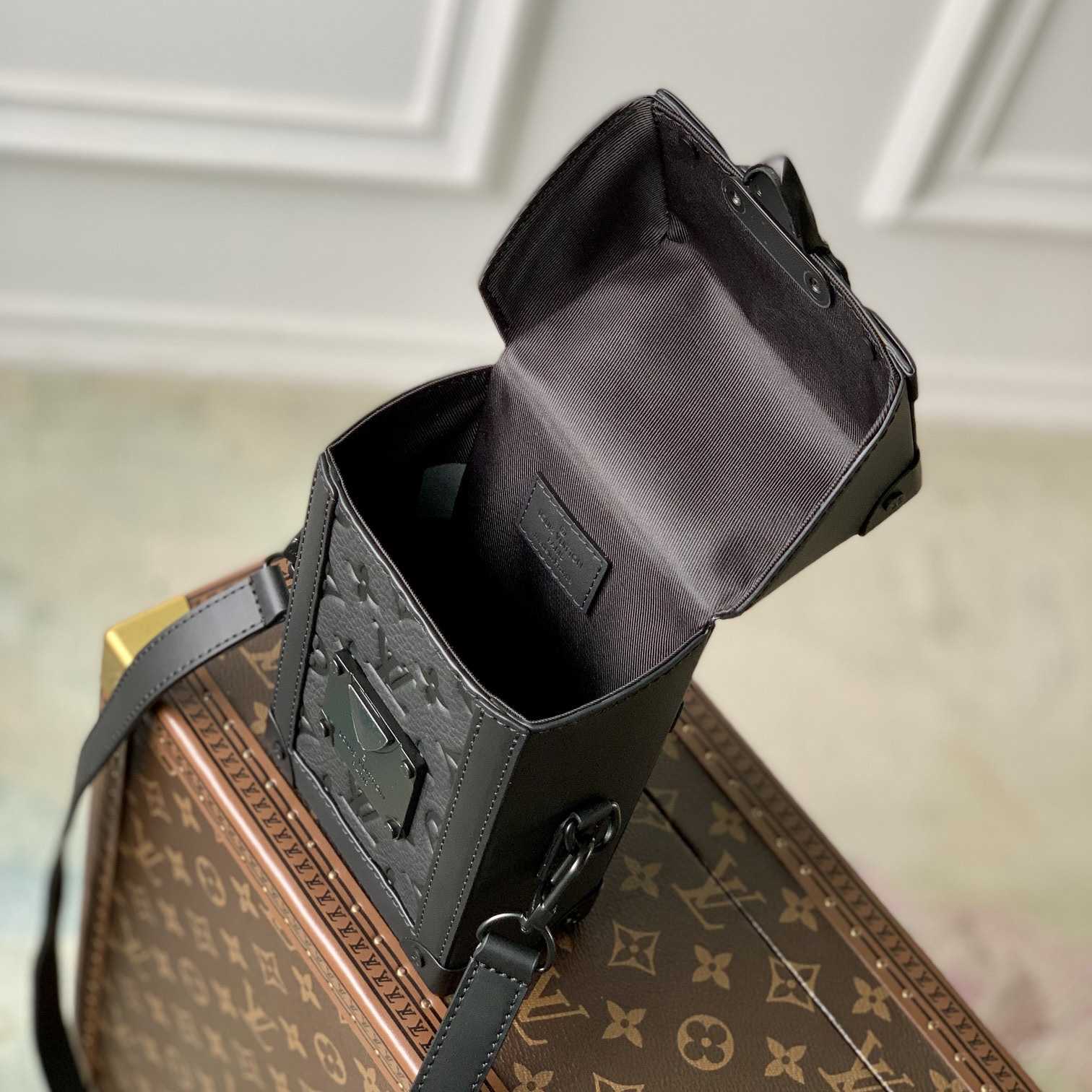 Louis VuittonVertical Trunk Wearable Wallet (10.7x17.5x6.8cm) M82070 - DopestKickz