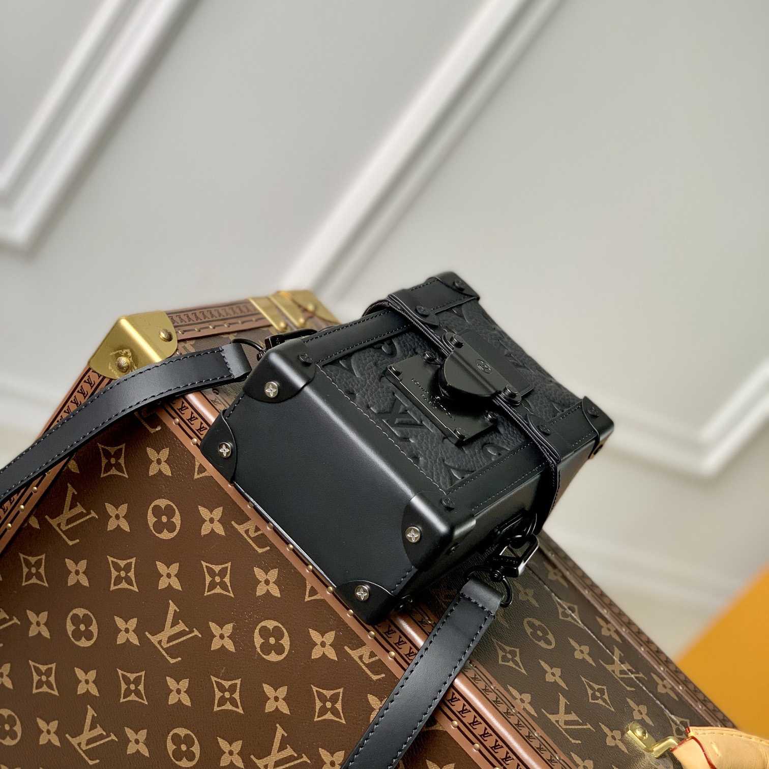 Louis VuittonVertical Trunk Wearable Wallet (10.7x17.5x6.8cm) M82070 - DopestKickz