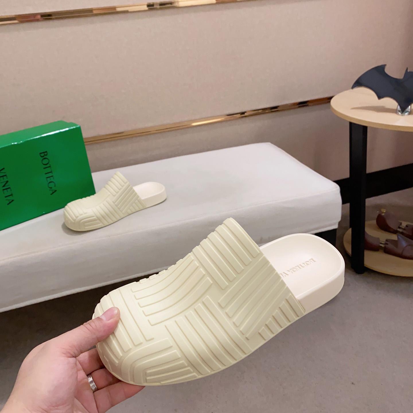 Bottega Veneta Rubber Clogs - DopestKickz