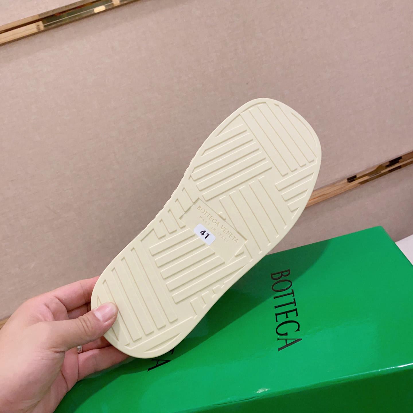 Bottega Veneta Rubber Clogs - DopestKickz