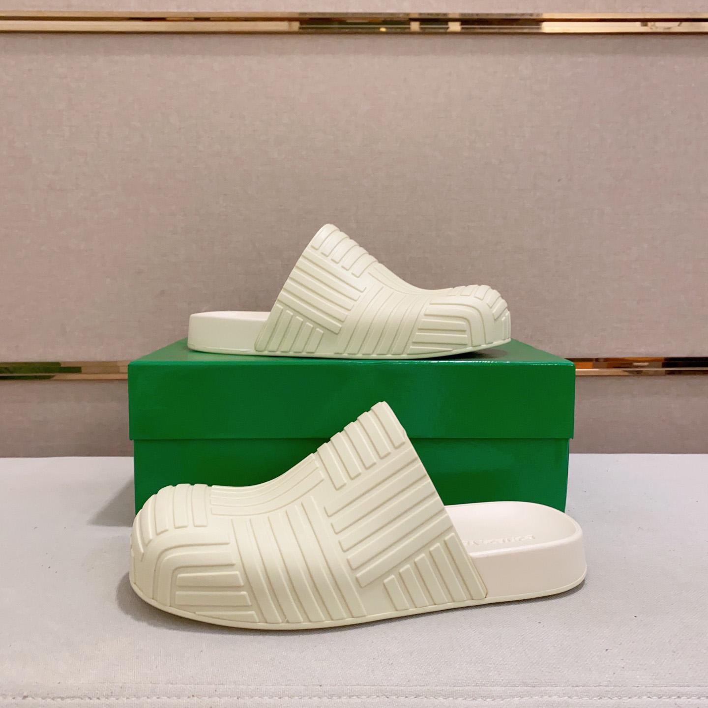 Bottega Veneta Rubber Clogs - DopestKickz