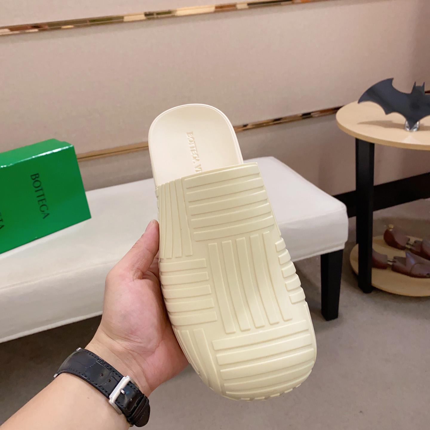 Bottega Veneta Rubber Clogs - DopestKickz