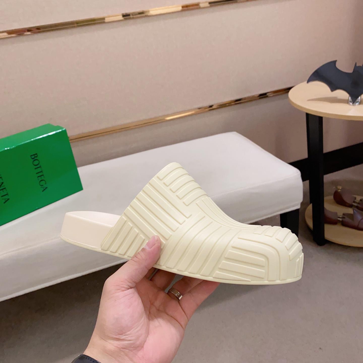 Bottega Veneta Rubber Clogs - DopestKickz