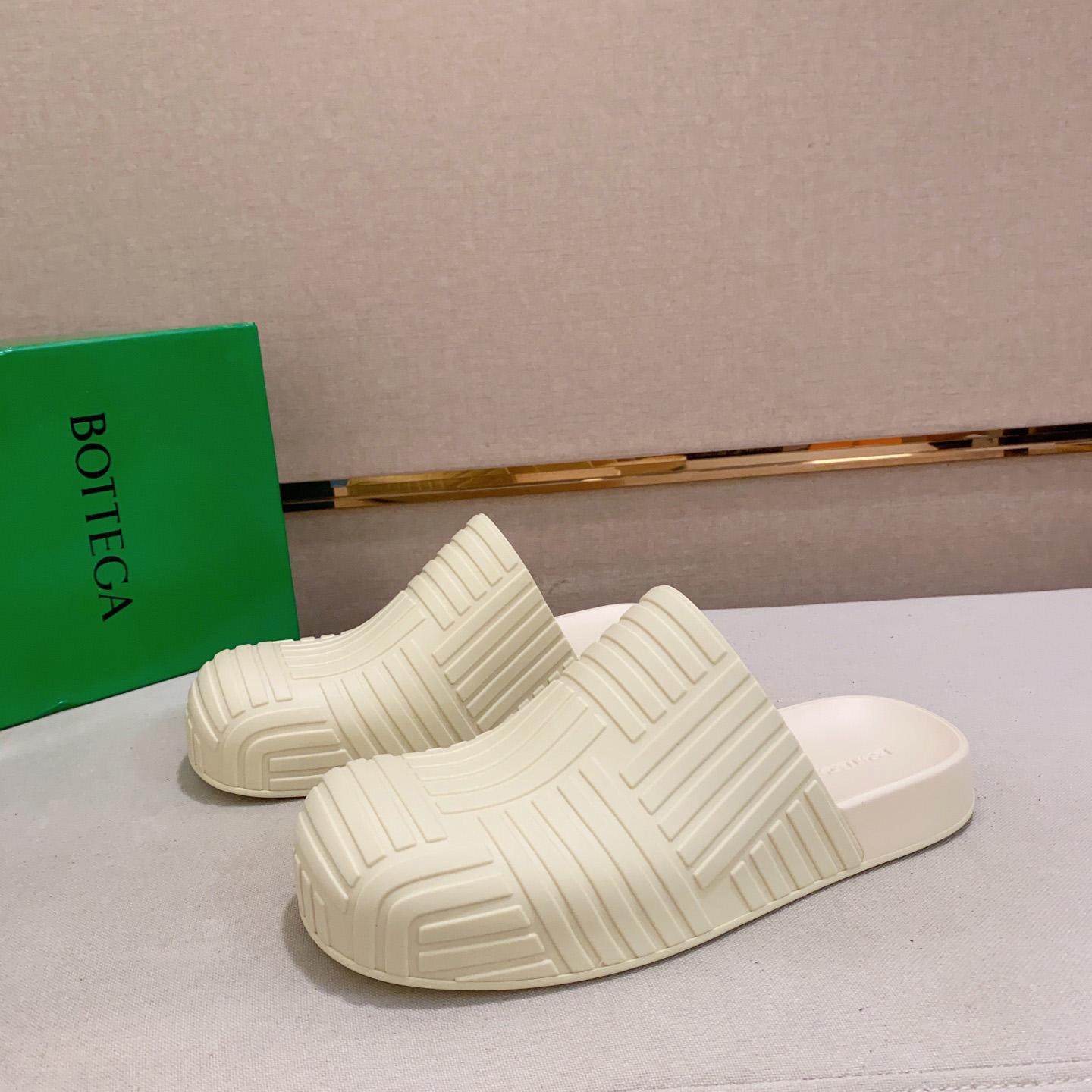 Bottega Veneta Rubber Clogs - DopestKickz